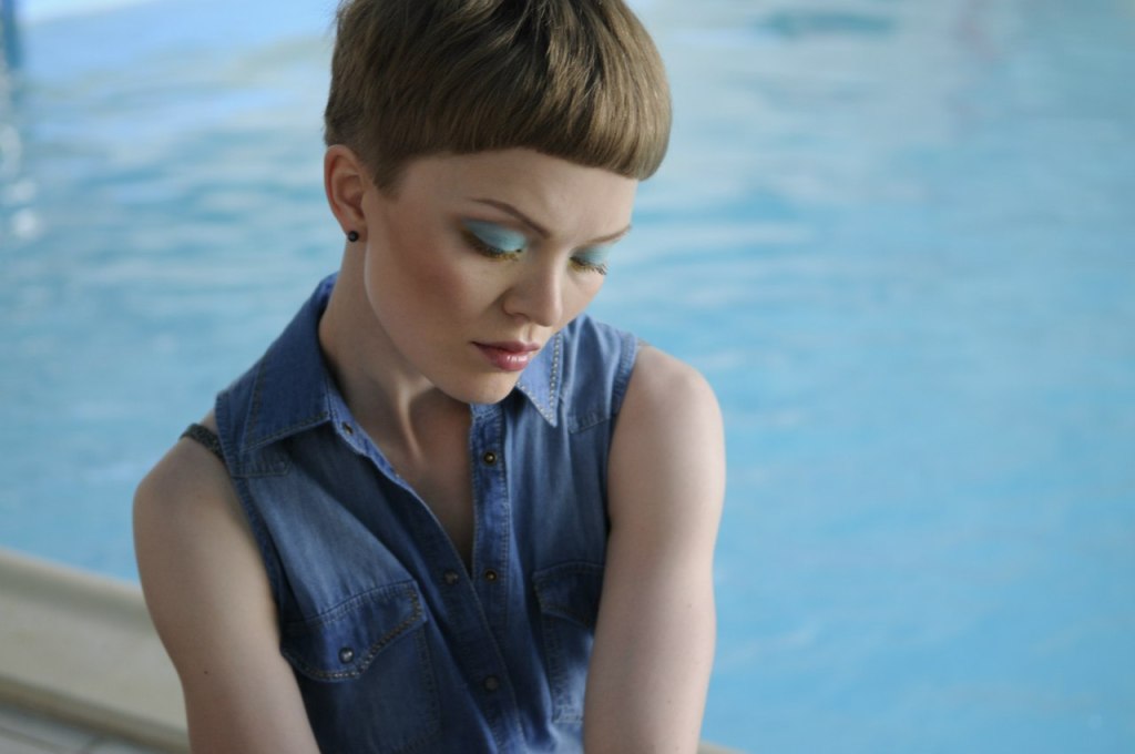 Оттенки синего: джинсовое платье SELA